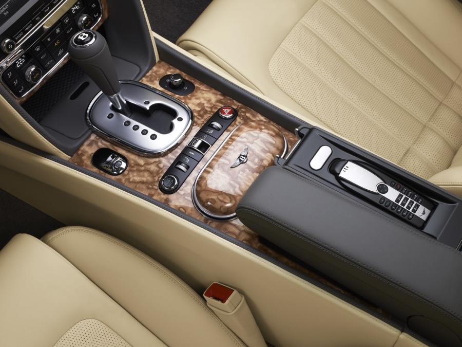  Bentley Continental GTC 2012 года  (фото 137 из 141)